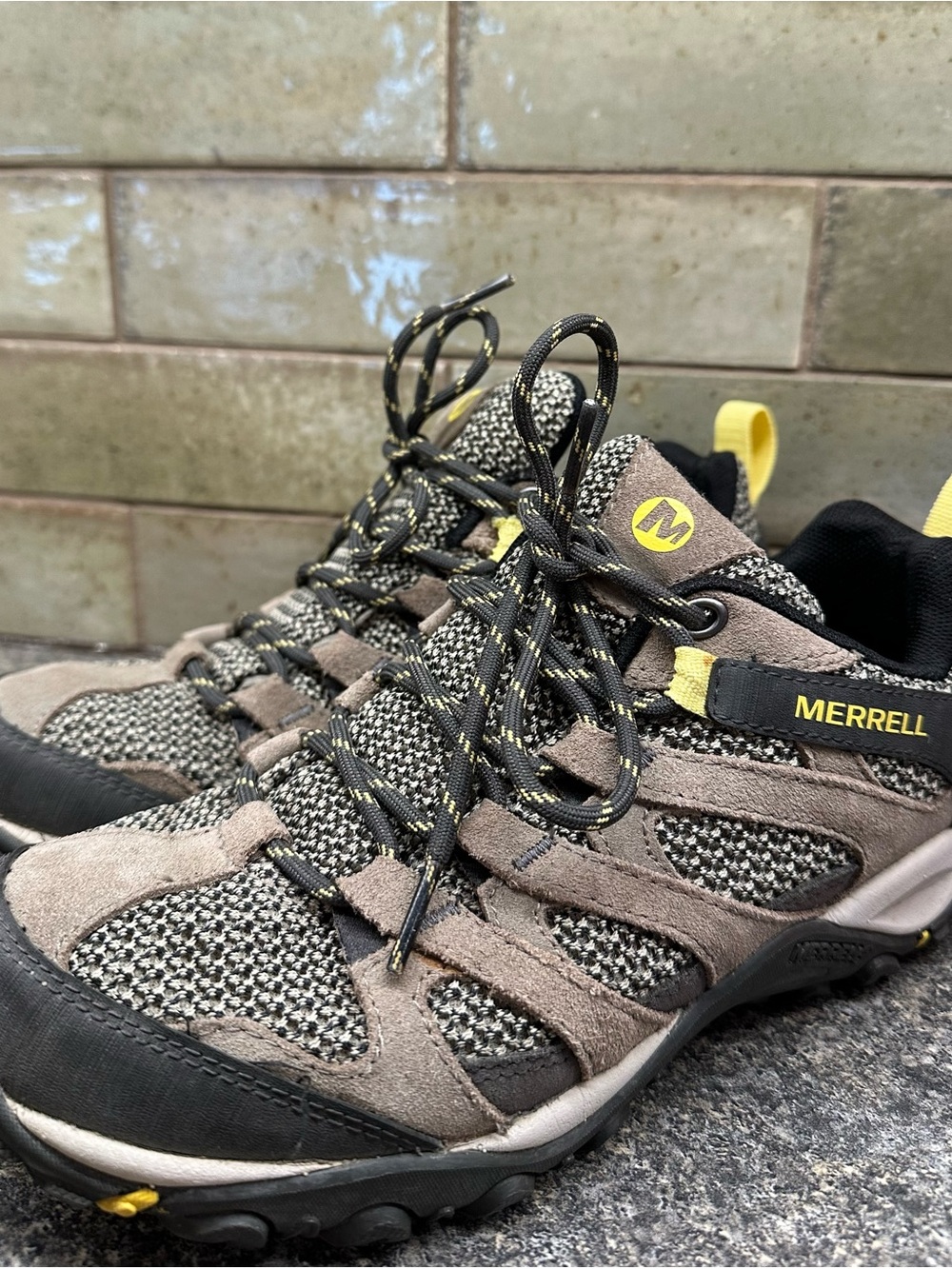 Merrell Alverstone Hiking Shoes Women’s Size 6